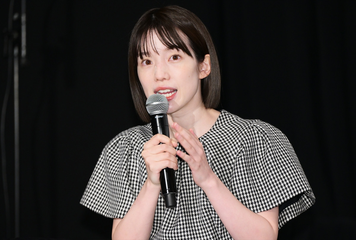 宮崎あおい、夫役の大泉洋に絶賛され照れ笑い「本当に可愛いです」