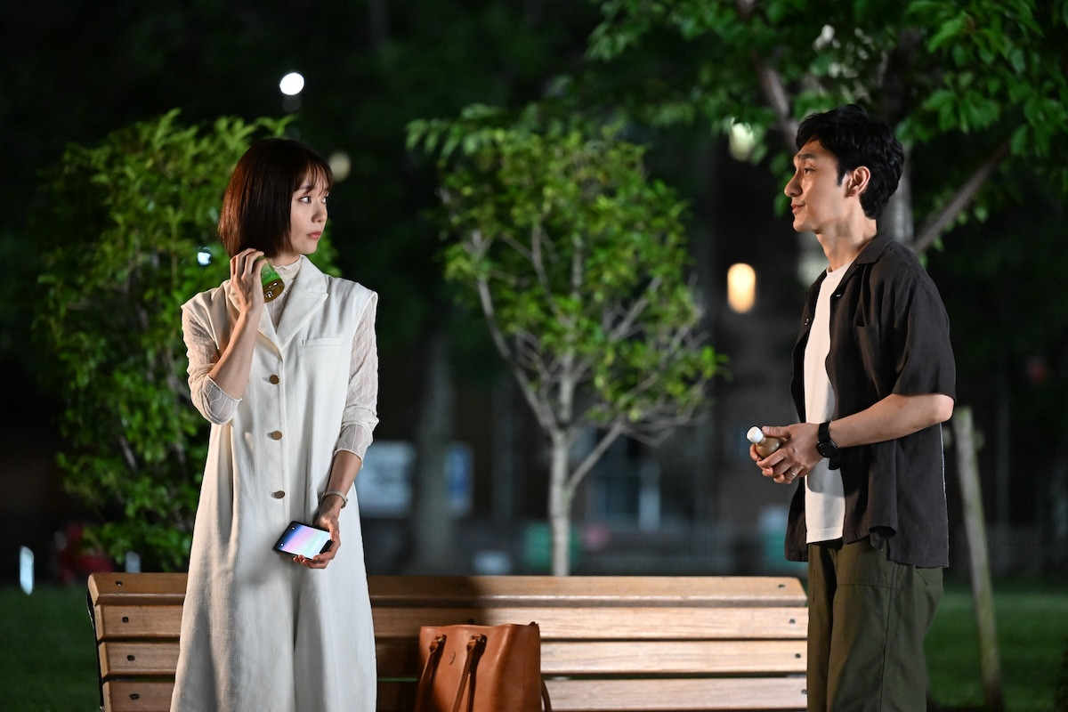 『終幕のロンド』第2話 “鳥飼”草なぎ剛、“真琴”中村ゆりと画集にまつわる過去を知る