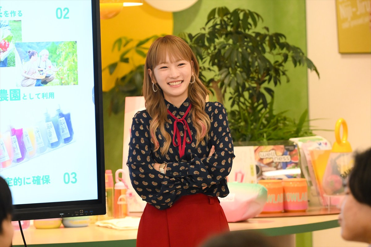 『フェイクマミー』第4話 “茉海恵”川栄李奈、“薫”波瑠の妹として学校のファミリーデーに参加