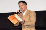 映画『おいしい給食 炎の修学旅行』完成披露舞台挨拶の様子