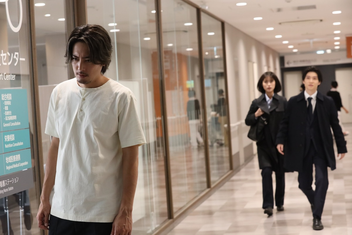 『良いこと悪いこと』第2話 “高木”間宮祥太朗＆“猿橋”新木優子、かつてのクラスメート“中島”松井玲奈と接触