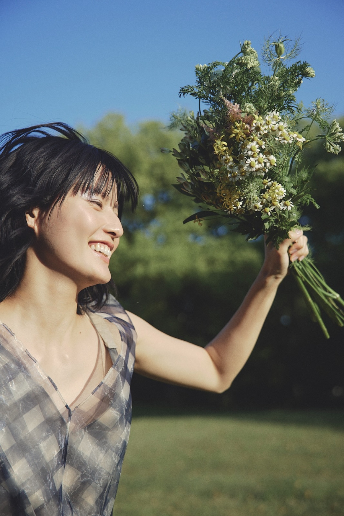 橋本愛、30歳の誕生日に13年半ぶりの写真集発売　20代最後の1年を4名のフォトグラファーが撮影