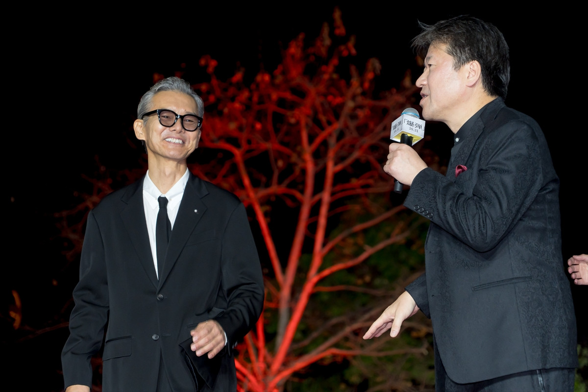 渡部篤郎、舞台挨拶で涙　佐藤二朗「いきなり泣き出すからびっくりしちゃった」
