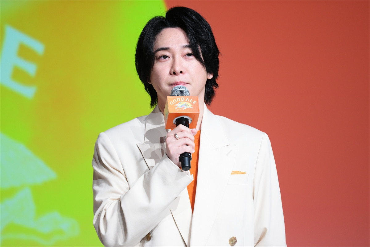 浜辺美波、酒類CM初出演に喜び　ビールの感想には鈴木亮平がいじり「シャンシャン!?」