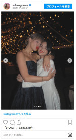 セレーナ・ゴメスが結婚式ショットでテイラー・スウィフトの新アルバム発売を祝福！※「Selena Gomez」インスタグラム