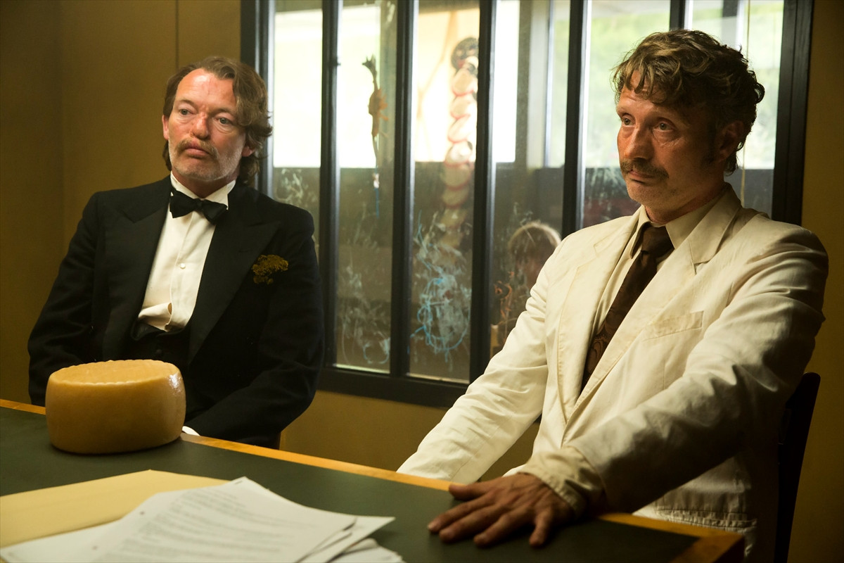 マッツ・ミケルセンの怪演光る！『メン＆チキン』日本初公開決定　予告＆場面写真公開