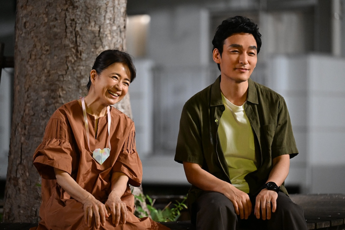 『終幕のロンド』第7話 “鳥飼”草なぎ剛たちが“こはる”風吹ジュンの“最後のお誕生日”を祝福