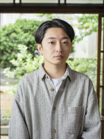 舞台『砂の女』脚本・演出の山西竜矢