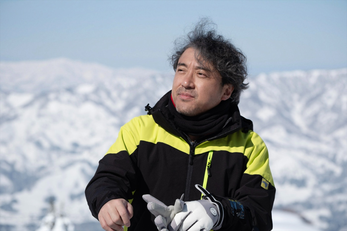 細田佳央太×ムロツヨシW主演『雪煙チェイス』追加キャストに前田公輝、武田玲奈、中山優馬ら