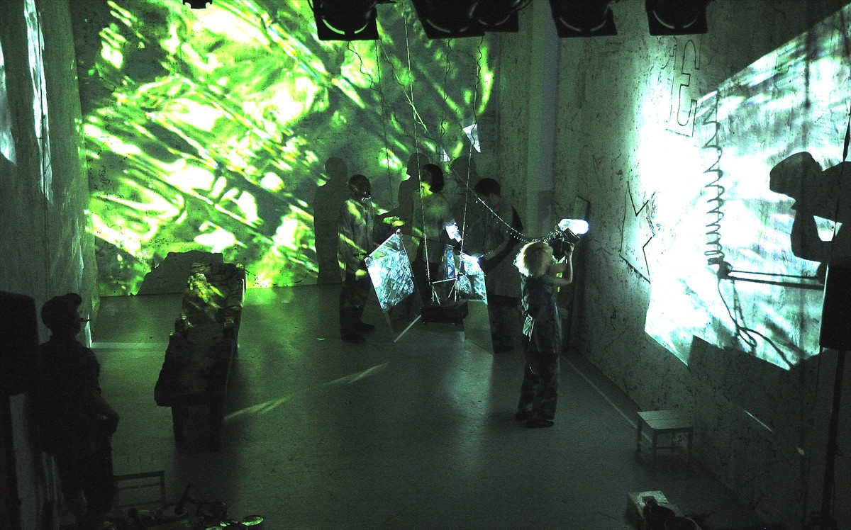 鬼才・小池博史の人気作が映像化！　映画版『WE‐入口と世界の出口』予告編初解禁