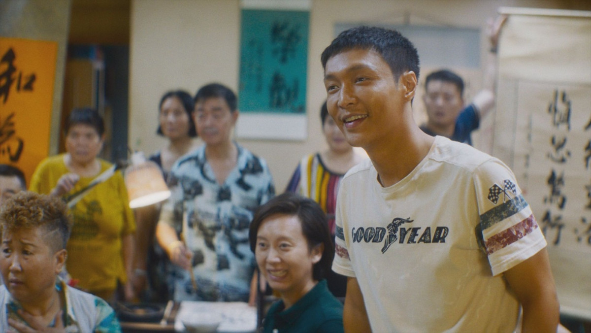 EXO“レイ”チャン・イーシン主演『愛がきこえる』新場面写真解禁　きこえない父と7歳の娘の心温まる絆を描く感動作