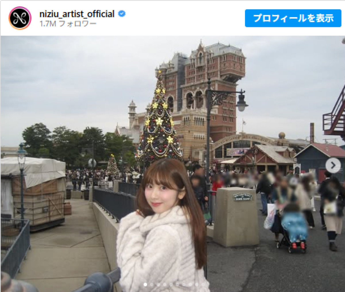 NiziU ミイヒ、“変装なし”で東京ディズニーシーに降臨! 彼女感あふれるショットに反響