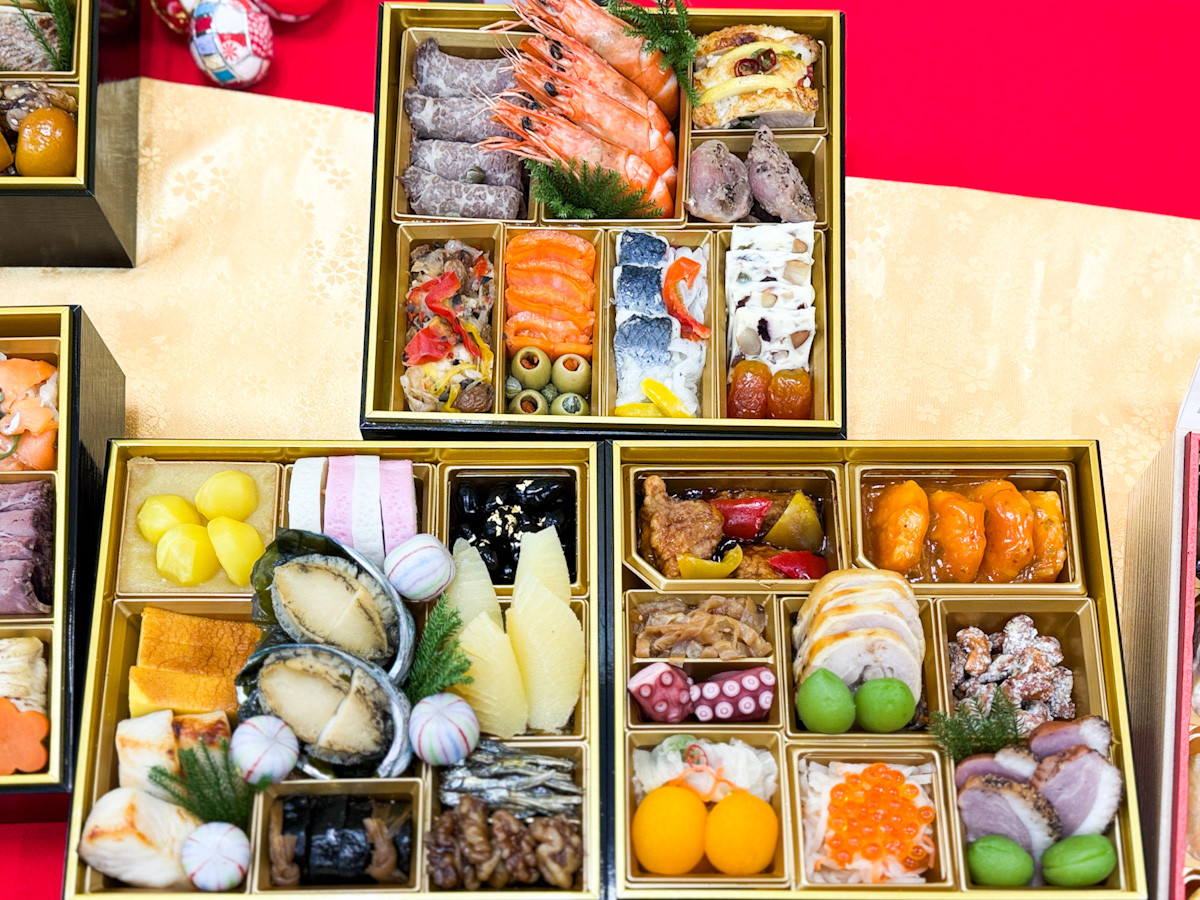 「ファミマのおせち2026」取材