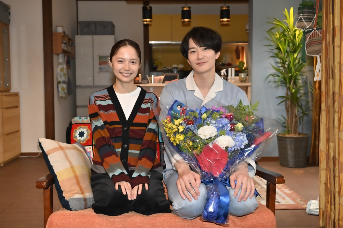 『ちょっとだけエスパー』岡田将生がクランクアップ！　謎多き2役に「自分だけではこの役はできなかった」