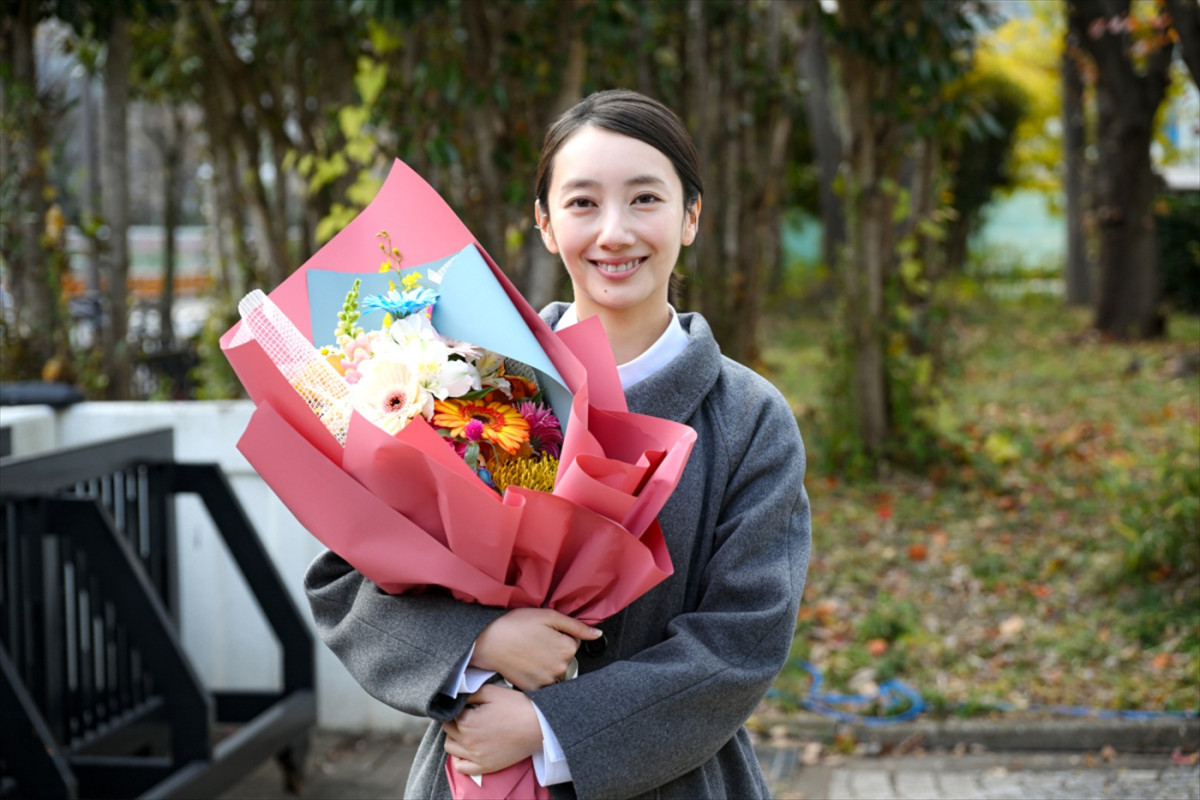 今夜最終回『フェイクマミー』波瑠、川栄李奈、Snow Man・向井康二らがクランクアップ　コメント到着