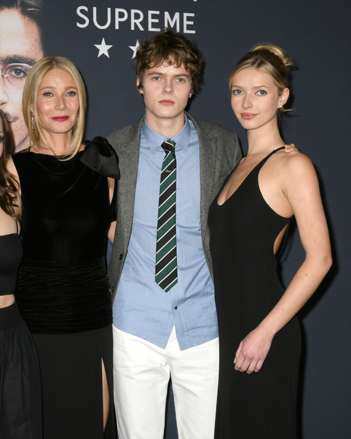 グウィネス・パルトローの愛娘アップル、四半世紀前の母のドレスを着て登場