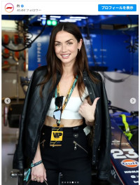 F1アブダビグランプリに登場したアナ・デ・アルマス　※「F1」インスタグラム