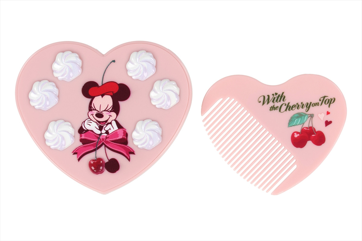 20251223_ケーキにさくらんぼを飾るミニーマウスがデザインされた大人かわいいグッズ