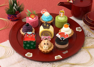 銀座コージーコーナー「スイーツおせち」予約開始! “干支ケーキ”や“おみくじ付きケーキ”も用意