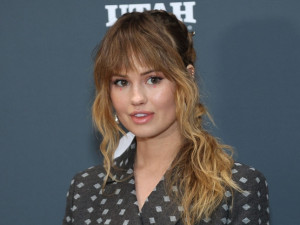 『ジェシー！』のデビー・ライアンが第1子出産