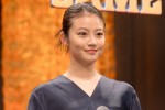 今田美桜、劇場版『トリリオンゲーム』完成披露舞台挨拶に登場