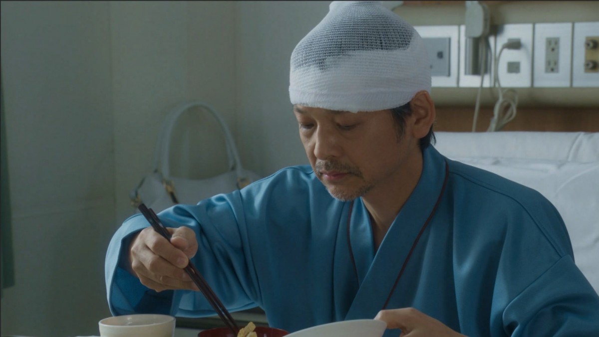 明日の『おむすび』“歩”仲里依紗、入院している“孝雄”緒形直人のお見舞いに向かう