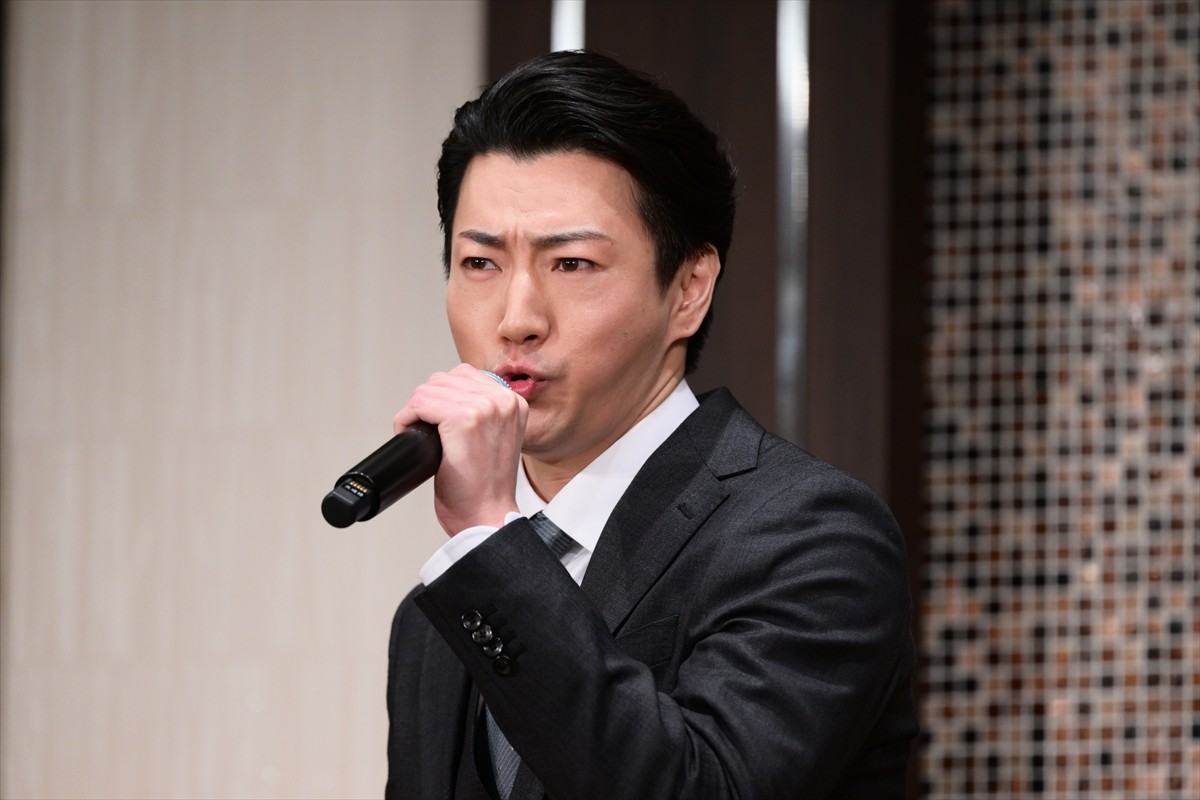 柿澤勇人、美声で会場魅了　新年早々のハプニング続きも明かす