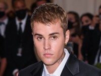 ジャスティン・ビーバー、妻ヘイリーのインスタフォローを解除！？