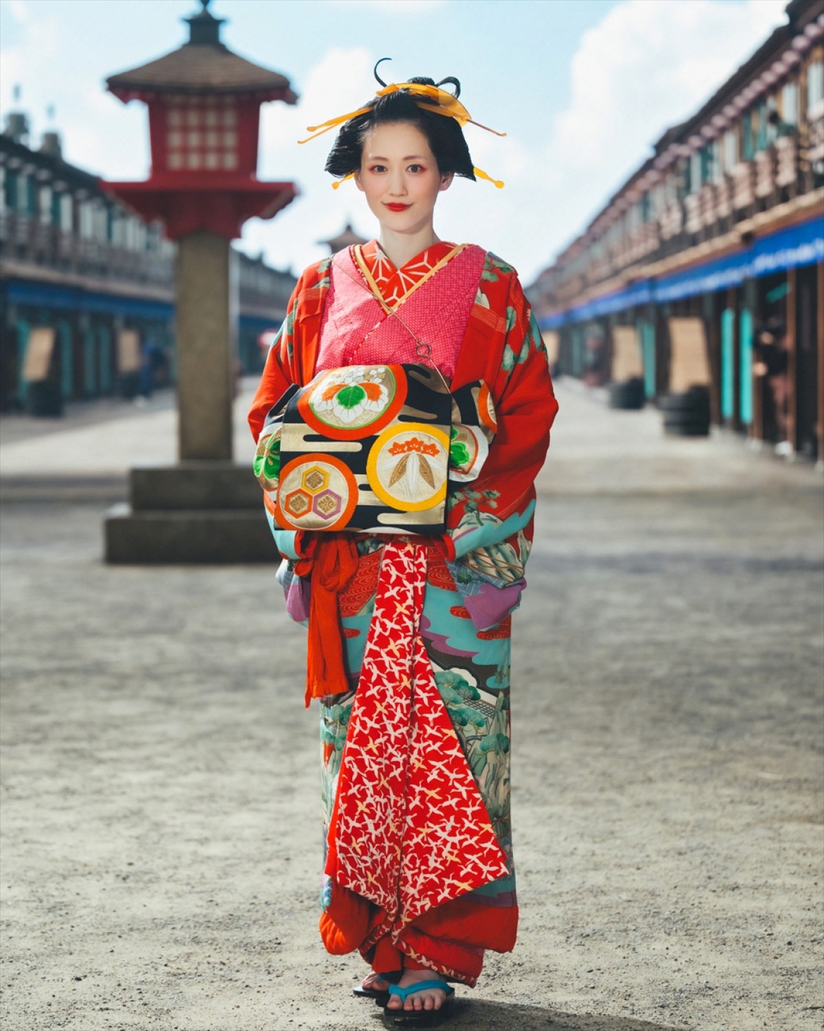 綾瀬はるか、大河ドラマ『べらぼう』語りだけでなく出演も！　九郎助稲荷役で花魁はじめ様々な姿で登場