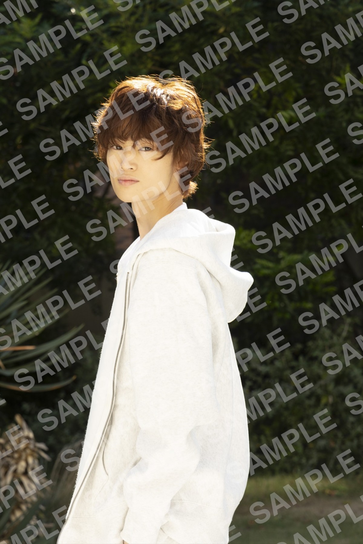 窪塚愛流1st写真集『Lila』カバー写真公開！　自身初のお渡し会イベント開催決定