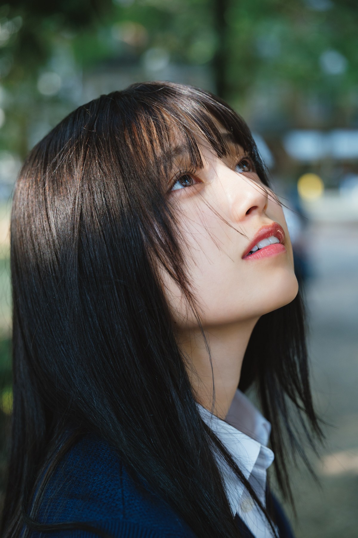 乃木坂46・五百城茉央、あわあわお風呂で美背中披露！　彼女風ベビードールカットも　1st写真集特典公開