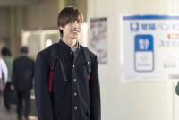 映画『遺書、公開。』より赤崎理人（松井奏／IMP.）