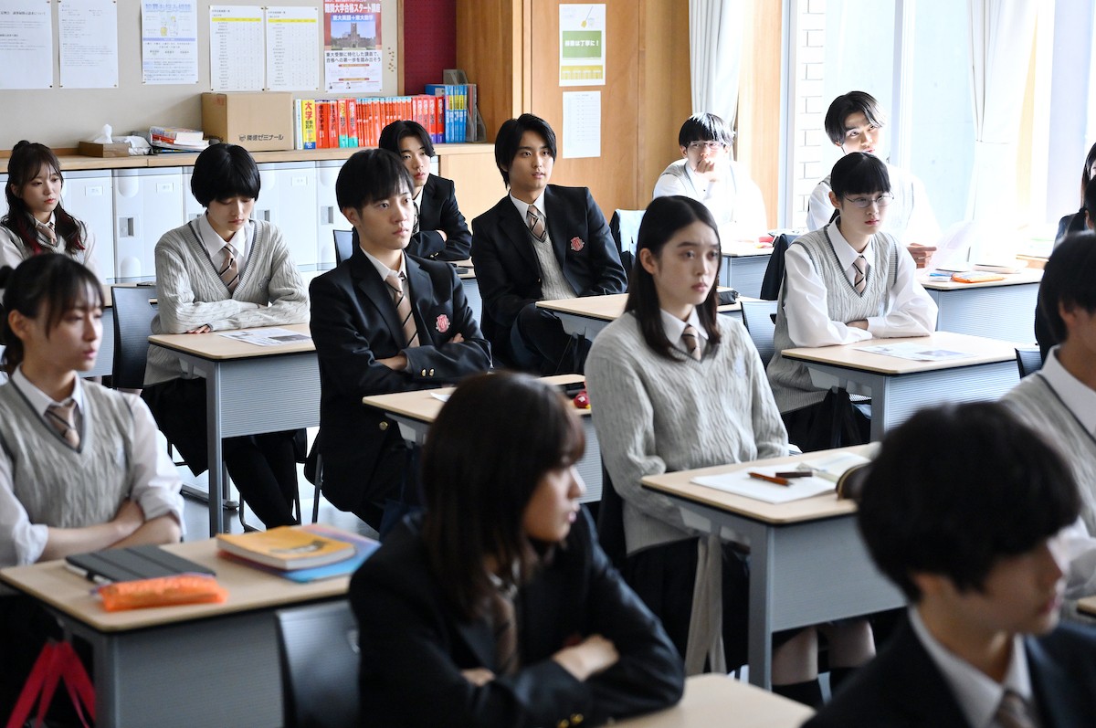 松坂桃李、エリート文科省官僚役で日本の教育現場に切り込む！『御上先生』今夜スタート
