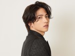 ドラマ『日本一の最低男 ※私の家族はニセモノだった』でシングルファーザーの正助を演じる志尊淳