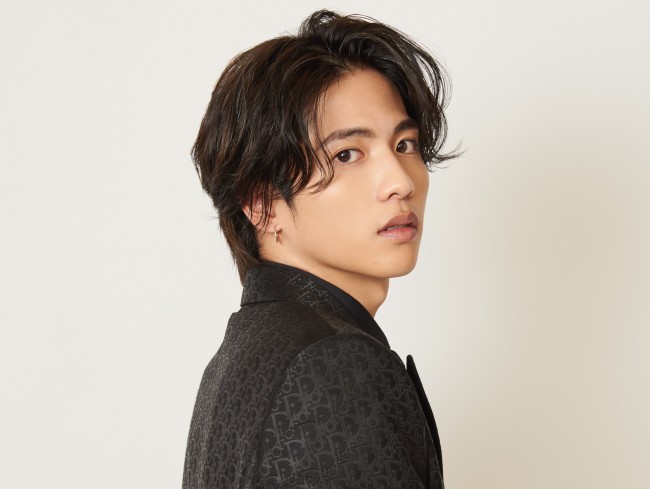ドラマ『日本一の最低男 ※私の家族はニセモノだった』でシングルファーザーの正助を演じる志尊淳