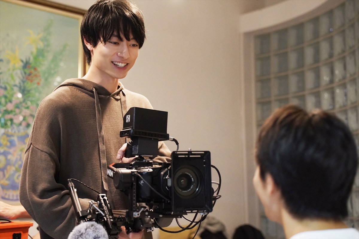 作間龍斗×山下美月『山田くんとLv999の恋をする』、仲良しな姿がかわいいメイキング写真解禁