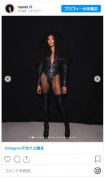 元祖スーパーモデルのナオミ・キャンベル、レースアップのレザーボディスーツでランウェイを魅了※「DR. Naomi Campbell」インスタグラム