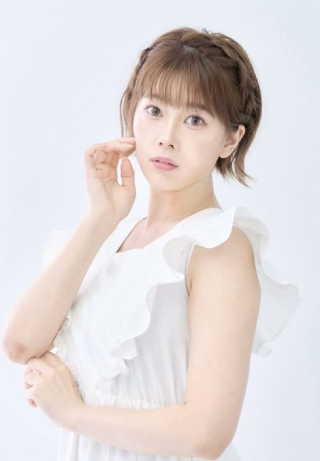小坂井祐莉絵