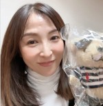 “26年ぶりのグラビア”が話題・かとうれいこ56歳、若々しいオフショットに衝撃「綺麗すぎ」「素敵です」