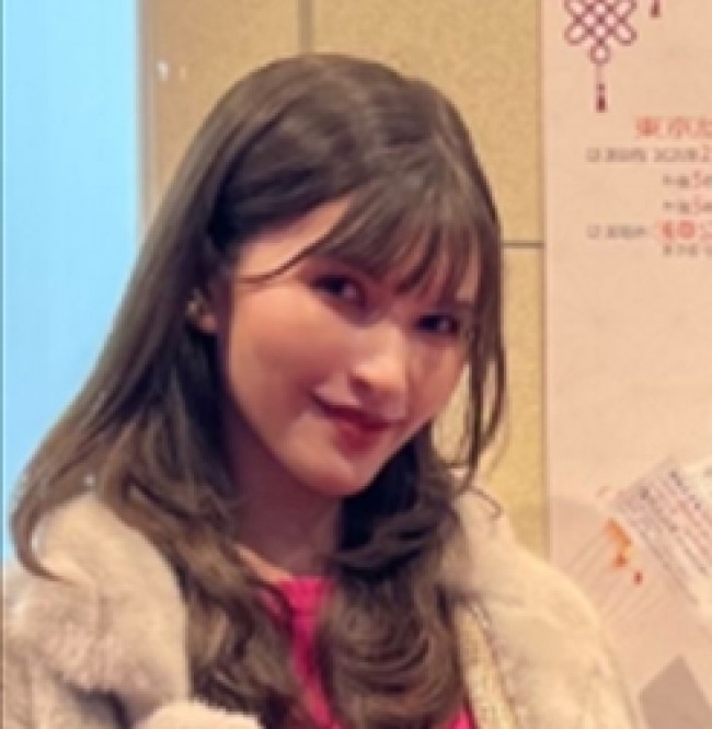 岡田朋峰、近影　※「岡田朋峰」インスタグラム
