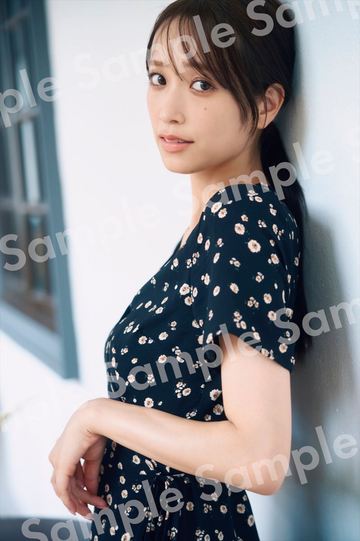 日向坂46・佐々木久美、1st写真集の購入特典絵柄全15種が一挙に大公開！　等身大の魅力がギュッ