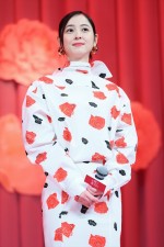 佐々木希、映画『お嬢と番犬くん』完成披露舞台挨拶に登場