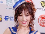 【写真】熊田曜子、鍛え上げられた身体でポールダンス