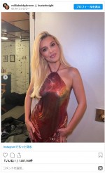 パリス・ヒルトンから借りたというドレス姿　※「ミリー・ボビー・ブラウン」インスタグラム