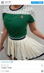 園田彩乃、FILA新作のミニスカウェア姿がかわいい　※「園田彩乃」インスタグラム