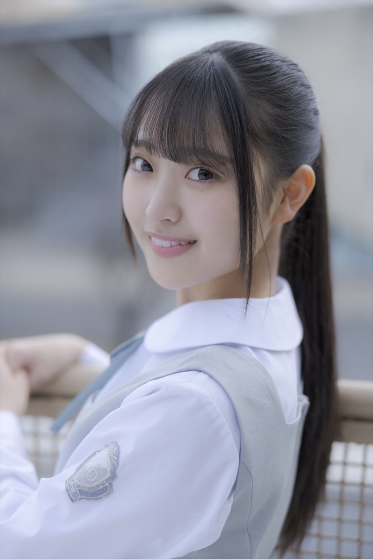 日向坂46五期生・松尾桜、蔵盛妃那乃の撮り下ろし写真&手書きプロフィール公開