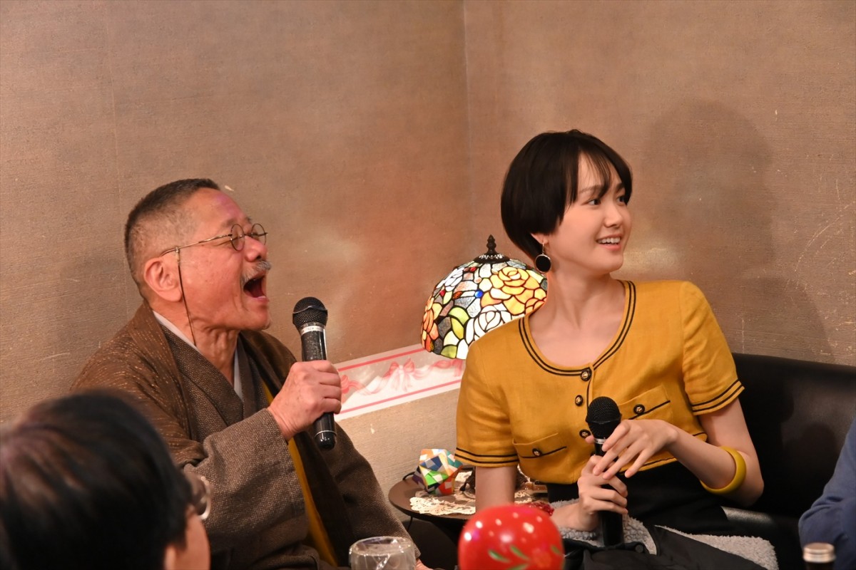 尾碕真花×宮崎美子共演のファンタジードラマ『介護スナック ベルサイユ』2週連続放送＆コメント到着
