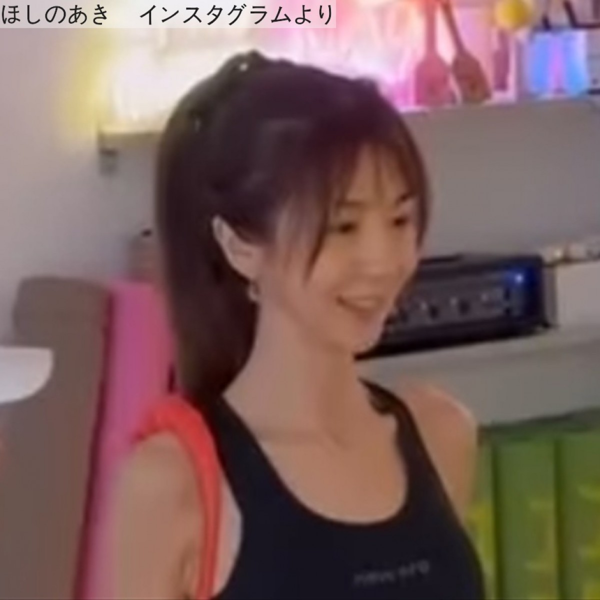 ほしのあき、トレーニング姿　※「ほしのあき」インスタグラム