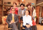 ドラマ『続・続・最後から二番目の恋』（前列左から）主演の中井貴一、小泉今日子（後列左から）飯島直子、坂口憲二、内田有紀