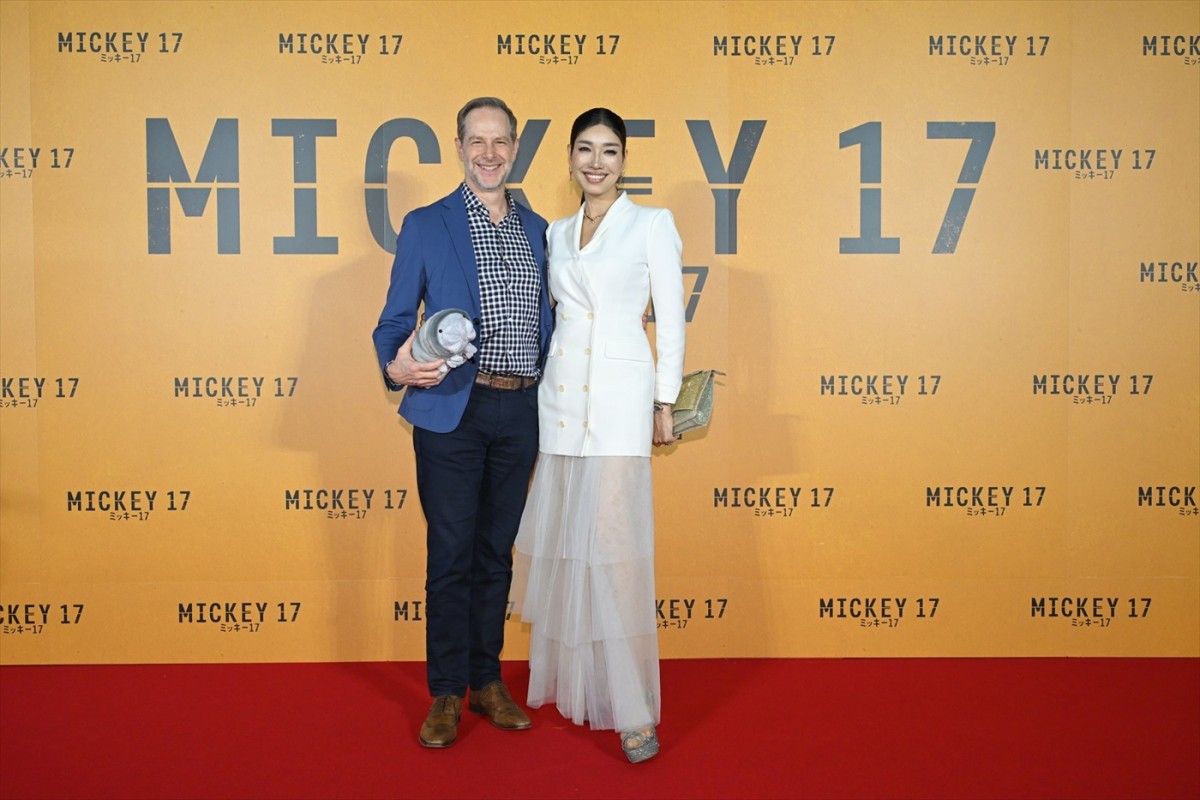 ポン・ジュノ監督が5年ぶりの来日！　『ミッキー17』ジャパンプレミアで町田啓太らが想い届ける　山崎貴監督との胸アツエールも
